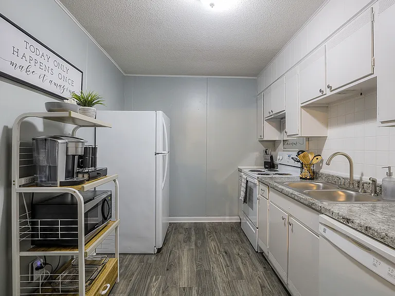8325 & 8327 Lowell Ave — Photo 13