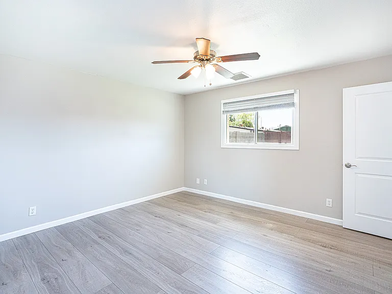 1512 S Beck Ave — Photo 14
