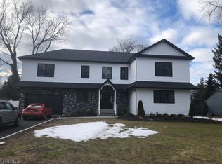 24 Hillcrest Dr, Clark, NJ 07066
