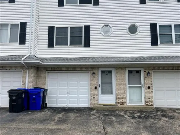 96 Sunflower Cir #96, North Providence, RI 02911