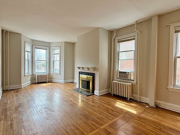 3rd image of 1417 N Harrison St #1
