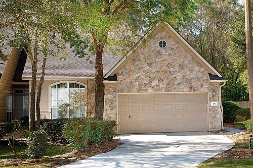 182 N Valley Oaks Cir Photo 1