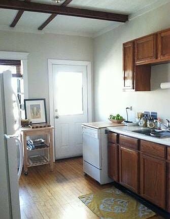 4th image of 844 W Belle Plaine Ave #2E