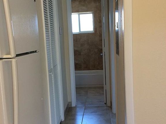 3rd image of 1324 NE 127th St APT 08