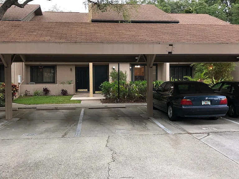 915 Sunridge Dr — Photo 4