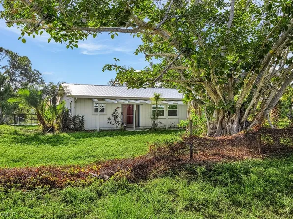 15070 Malabar Dr, Bokeelia, FL 33922