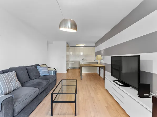 322 West 57th Street image 18 of 22