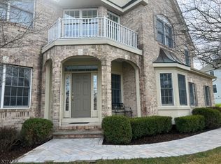 19 Southern Hills Dr, Skillman, NJ 08558