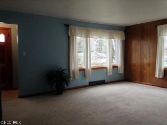 5th image of 205 Elmwood Dr