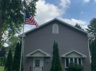 1736 E Hotel Dr, Edgerton, WI 53534