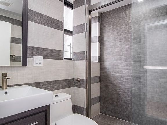 3rd image of 247 Mulberry St APT 5