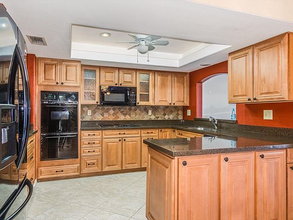 5th image of 14229 N Buttercup Dr