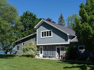 1537 Cove Rd, Sturgeon Bay, WI 54235
