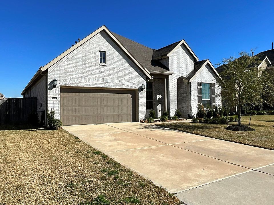 1st image of 3719 Aspen Springs Dr