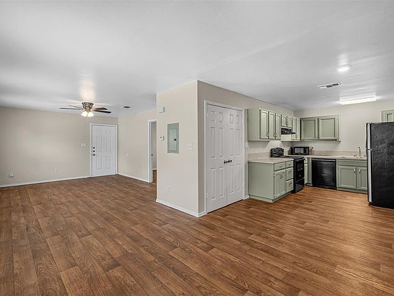 4th image of 1009-1019 Advance St