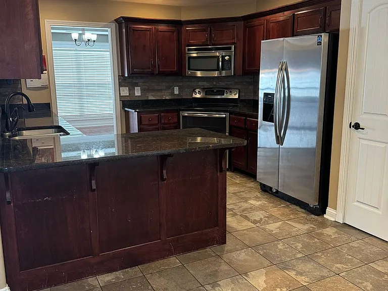 1701 Winterhaven Ct — Photo 10