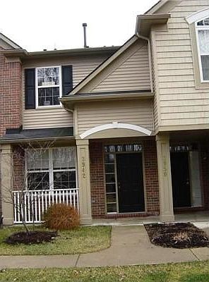 2nd image of 3942 Norwich Dr