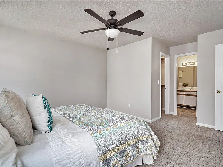 6226 Oakglen Dr — Photo 20
