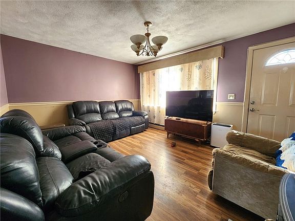 3rd image of 47 Villa Ave