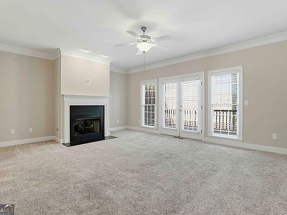 4th image of 803 Lexington Vlg