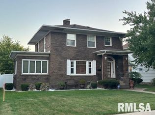 841 3rd Ave S, Clinton, IA 52732