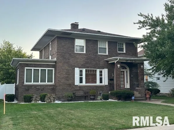 841 3rd Ave S, Clinton, IA 52732