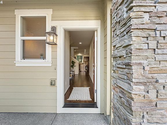 4th image of 126 NE 57th Ave