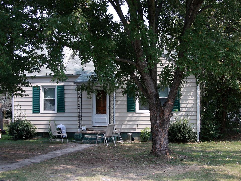 1st image of 1806 Watts Ln