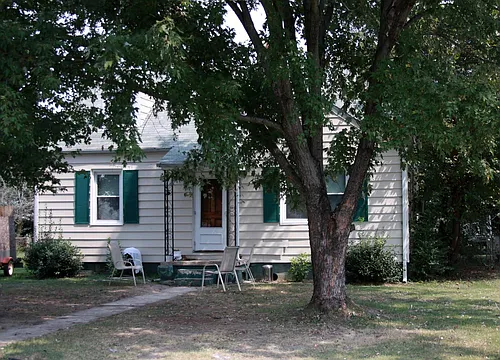 1806 Watts Ln Photo 1