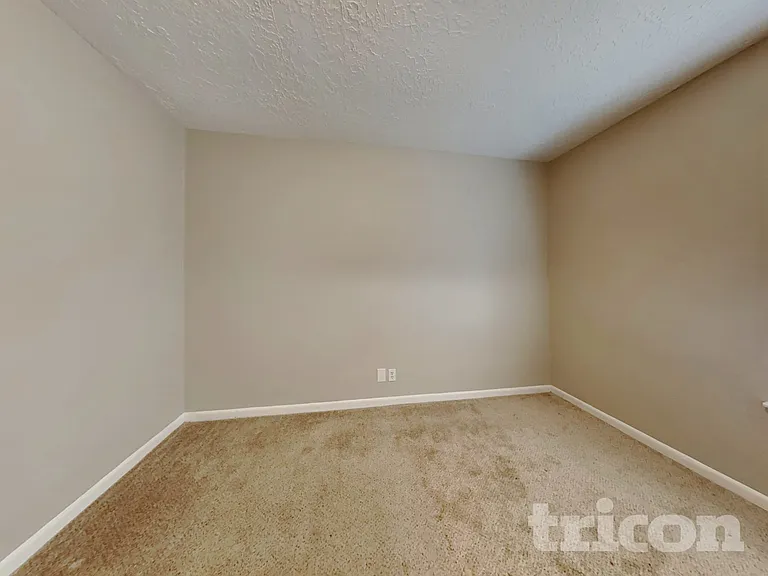 13307 Venice Cir — Photo 11
