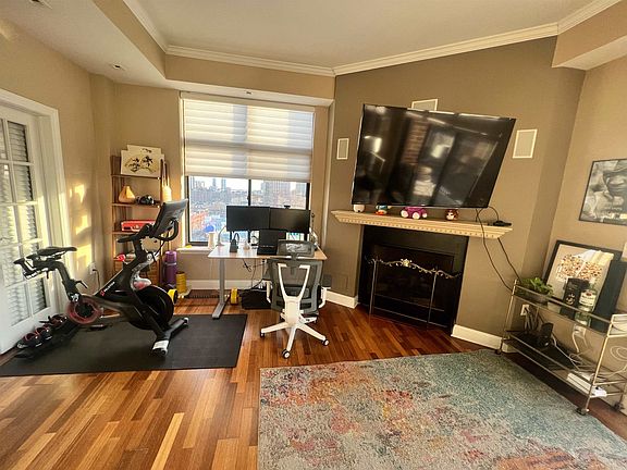 5th image of 700 1st St #16PW