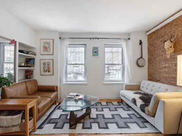 1107 Park Place image 1 of 9