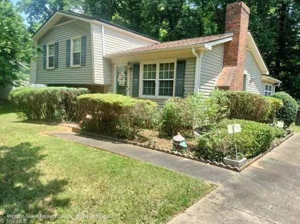 6035 Meadowdale Dr, Winston Salem, NC 27105