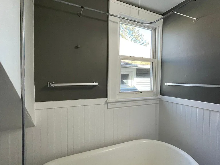 Bathroom. Clawfoot tub with shower