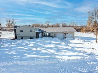 981 Kelly Dr, Washburn, ND 58577
