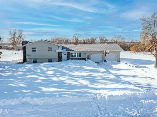981 Kelly Dr, Washburn, ND 58577