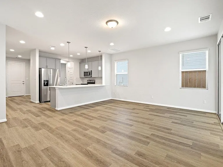303 Elm Branch Trl — Photo 5