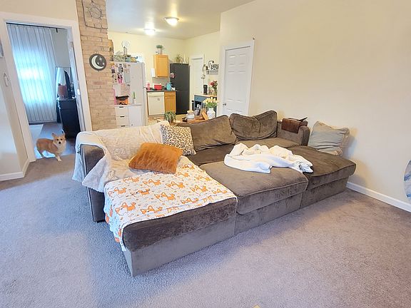 3rd image of 519 Vandenbroek St #1
