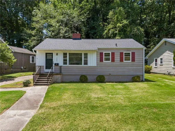 3003 Masonic Dr, Greensboro, NC 27403