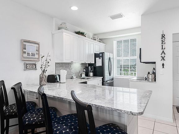 3rd image of 160 Palm St #402