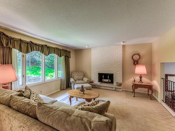 3rd image of 67 Birnamwood Dr