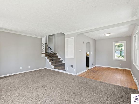 3rd image of 4216 Vinton St