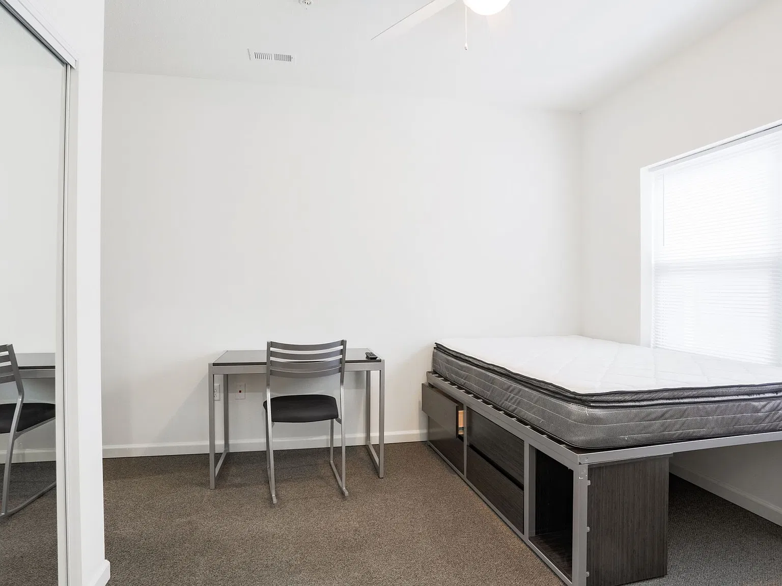 106 E Armory St - 203 — Photo 3