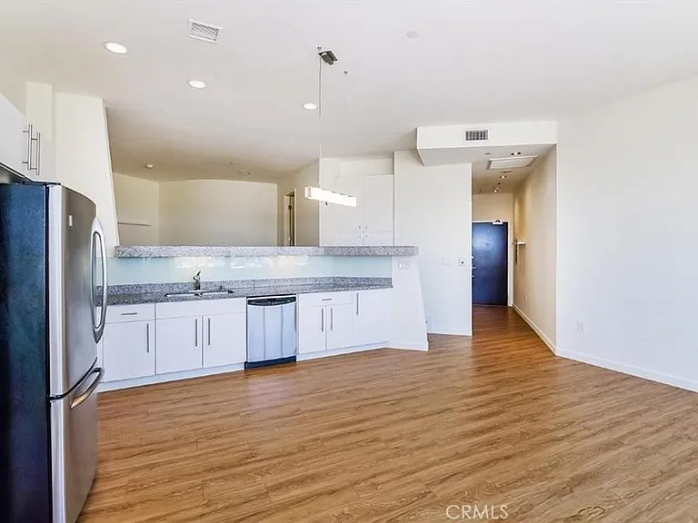 1100 Wilshire Blvd #2603 — Photo 8