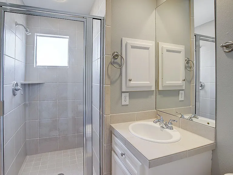 618 Asbury St — Photo 26