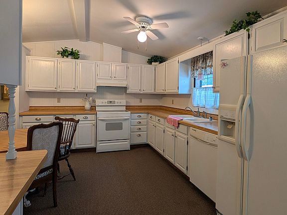 5th image of 4252 Spruce Ln