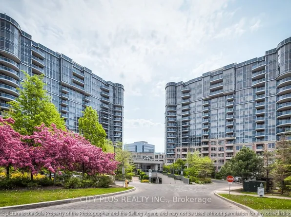 23 Cox Blvd #1077, Markham, ON L3R 7Z9