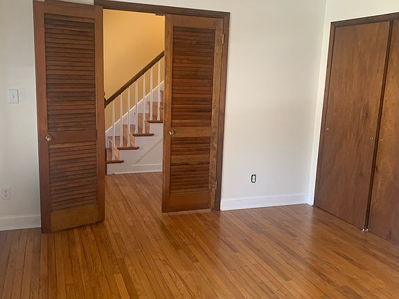 3rd image of 8325 Woodland Rd