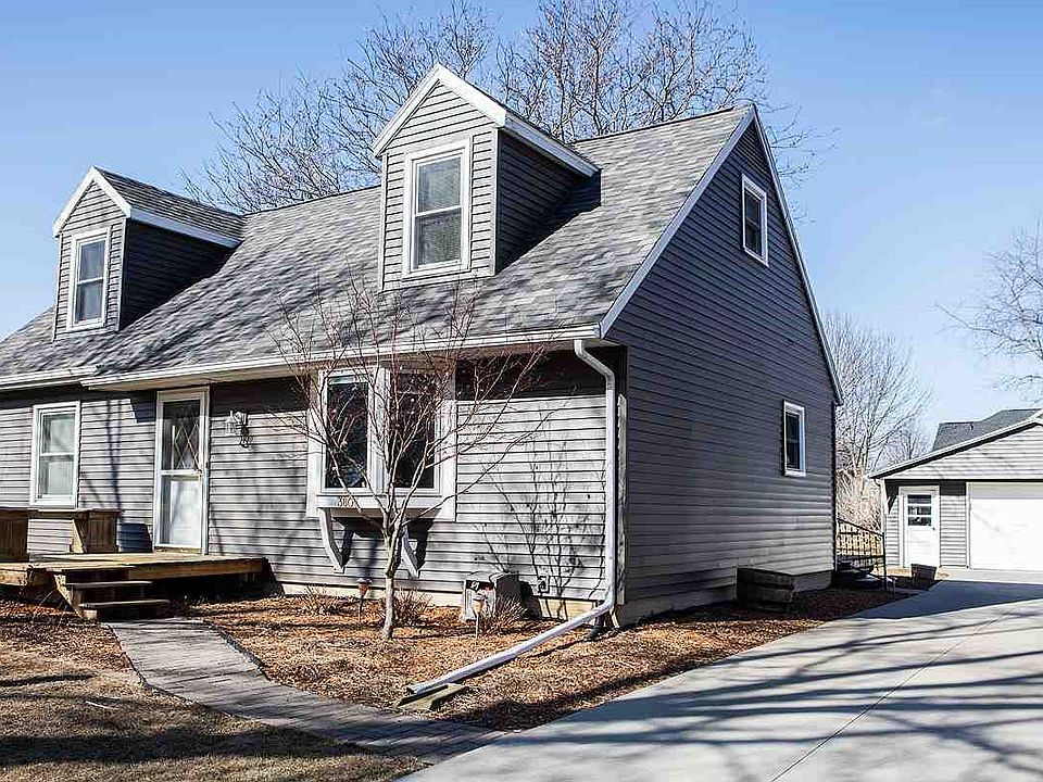2nd image of 3807 Briarwood Dr