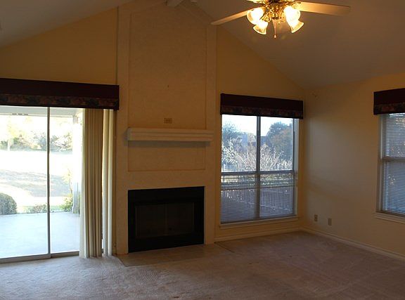 5th image of 235 Oak Hill Dr